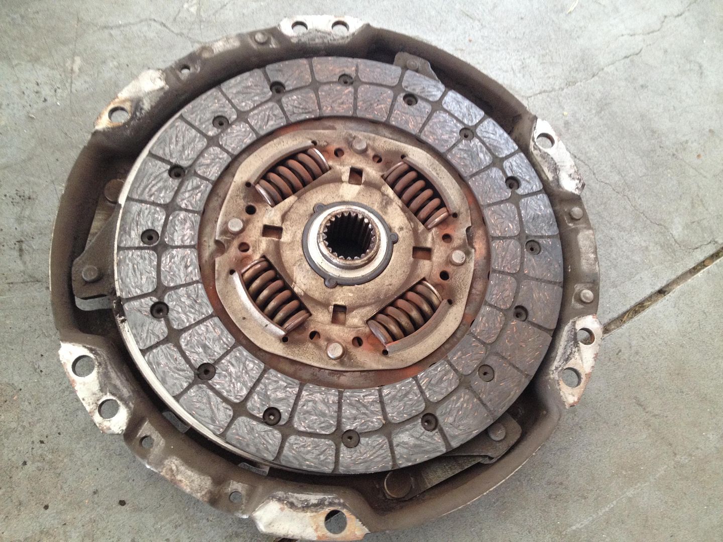 DIY 20032008 Corolla, Matrix, Pontiac Vibe C59 Clutch & Rear Seal Replacment w/PICS! Toyota